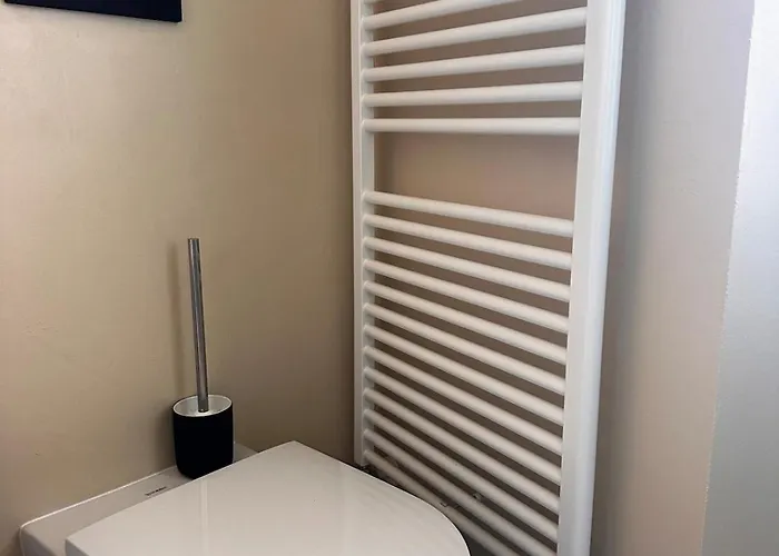 Appartamento Inutile, Ma Non Troppo! Castelnovo ne' Monti